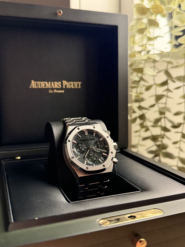 Montre de luxe dans son écrin